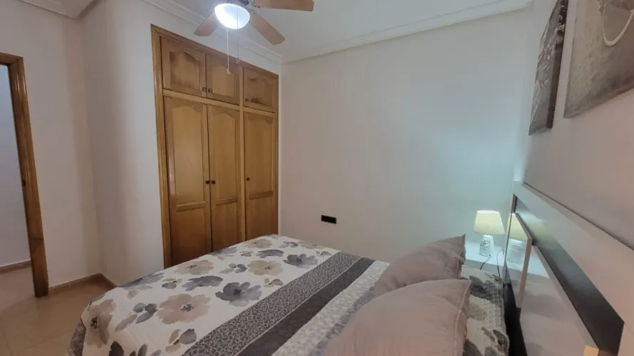 Apartamento de 1 dormitorio en Torrevieja, Spain No. 2803 № 1