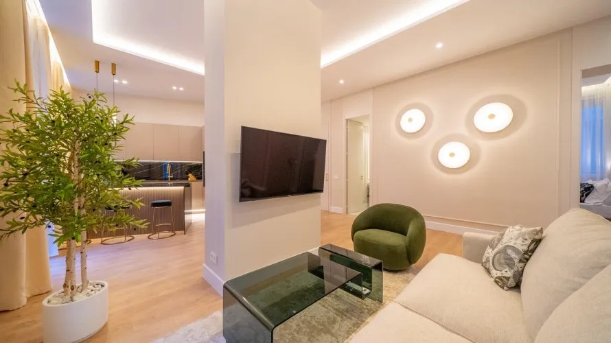 Apartamento de 3 dormitorios en Madrid, Spain No. 174 № 1