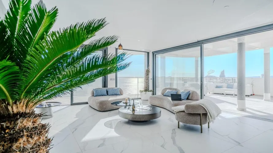Apartamento de 3 dormitorios en Benidorm, Spain No. 703 № 9