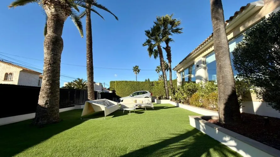 Villa de 6 dormitorios en Benidorm, Spain No. 253 № 2