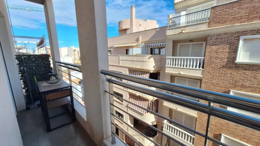 Apartamento de 2 dormitorios en Torrevieja, Spain No. 1612 № 4