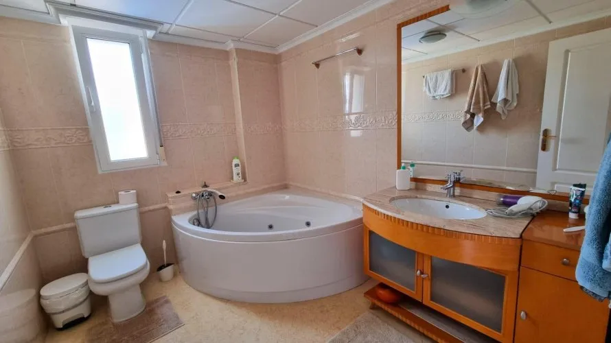 Villa de 239m² en Torrevieja, Spain No. 187 № 5
