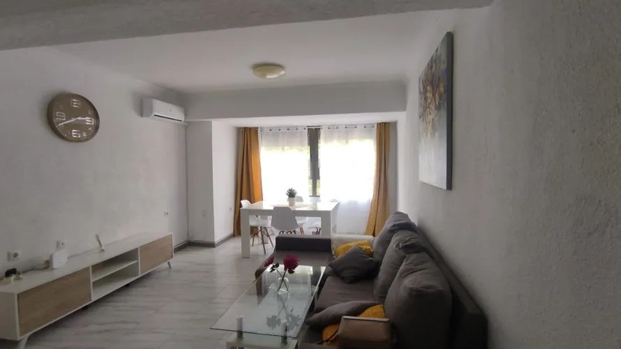 Apartamento de 3 dormitorios en Alicante, Spain No. 1184 № 1