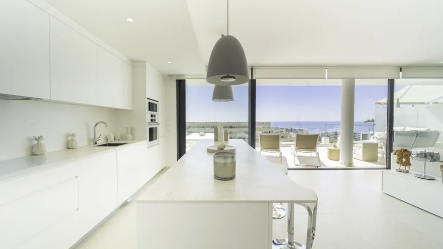 Apartamento de 3 dormitorios en Fuengirola, Spain No. 102 № 3