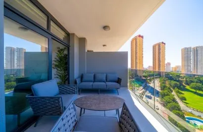 Apartamento de 2 dormitorios en Benidorm, Spain No. 974