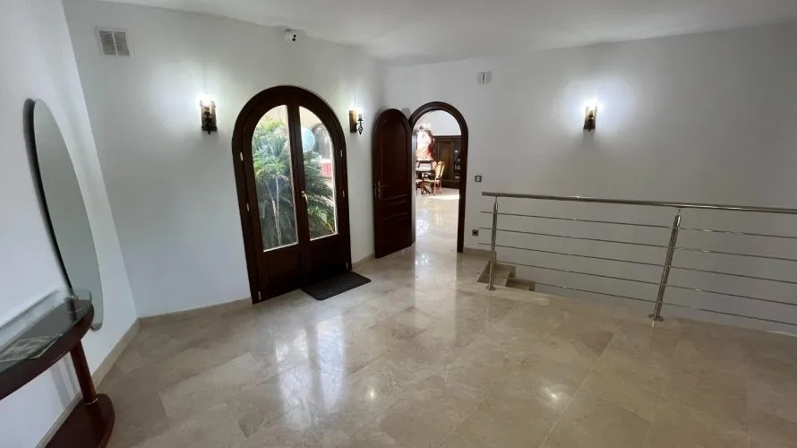 Villa de 4 dormitorios en Altea La Vella, Spain No. 522 № 2