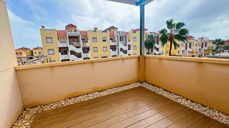 Villa de 5 dormitorios en La Zenia, Spain No. 1324