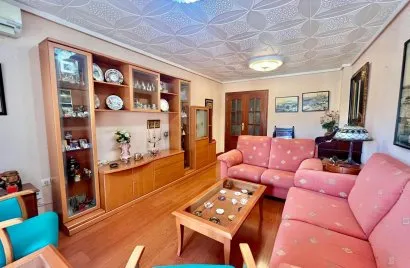 Apartamento de 3 dormitorios en Torrevieja, Spain No. 1480