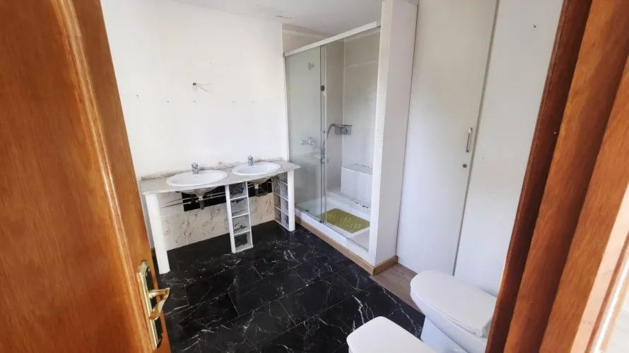 Apartamento de 5 dormitorios en Alicante, Spain No. 963 № 24