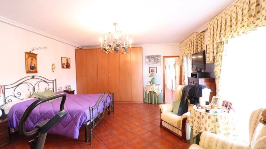 Apartamento de 5 dormitorios en El Chaparral, Spain No. 582 № 11