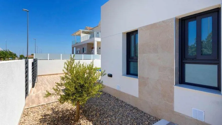 Villa de 3 dormitorios en Daya Nueva, Spain No. 285 № 21