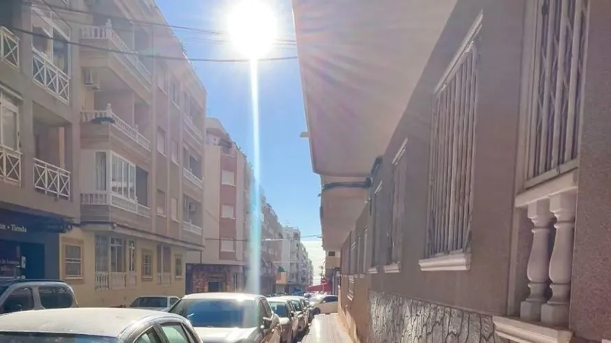 Apartamento de 3 dormitorios en Torrevieja, Spain No. 2809