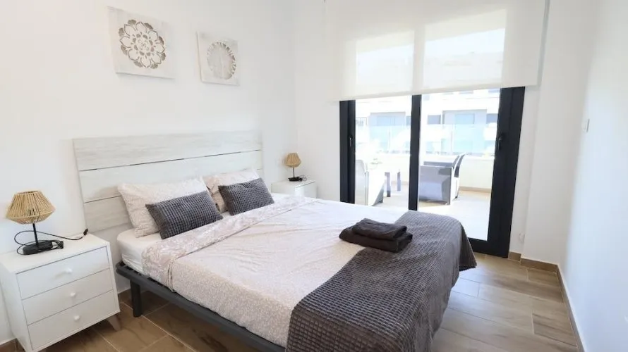 Apartamento de 2 dormitorios en Alicante, Spain No. 894 № 11