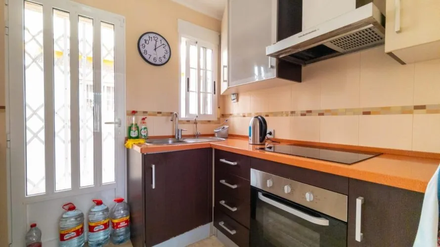 Сasa de 3 dormitorios en La Mata, Spain No. 227 № 7