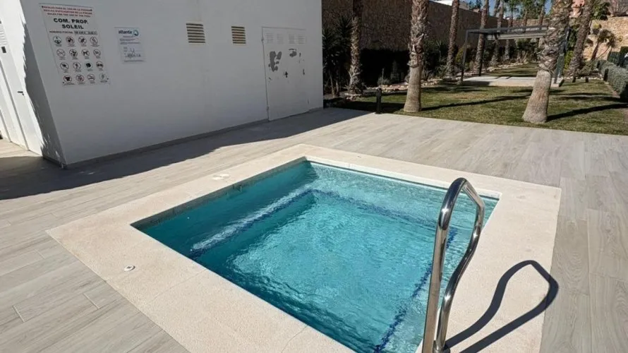 Apartamento de 2 dormitorios en Villamartin, Spain No. 1057 № 1