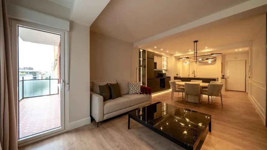 Apartamento de 3 dormitorios en Madrid, Spain No. 164 № 2