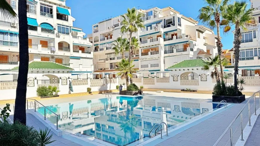 Apartamento de 1 dormitorio en Torrevieja, Spain No. 1077