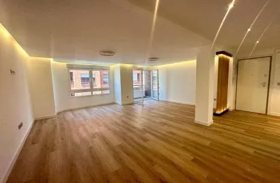 Apartamento de 3 dormitorios en Alicante, Spain No. 1390