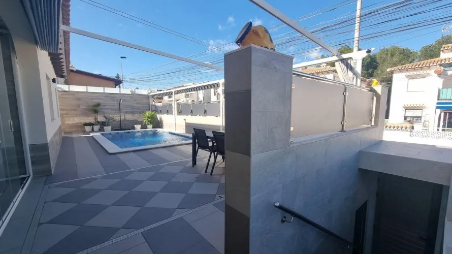 Villa de 4 dormitorios en Los Balcones, Spain No. 1016 № 8