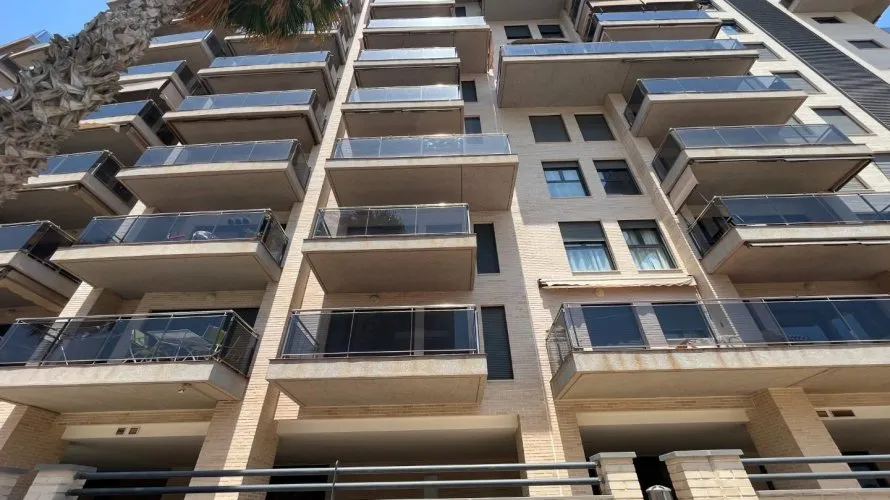 Apartamento de 2 dormitorios en Alicante, Spain No. 93 № 1