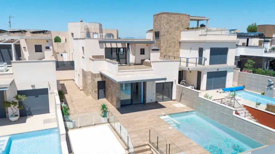 Villa de 210m² en San Miguel de Salinas, Spain No. 1580