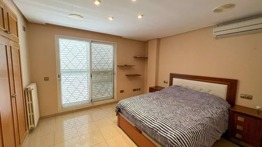 Apartamento de 4 dormitorios en Manises, Spain No. 1369 № 24