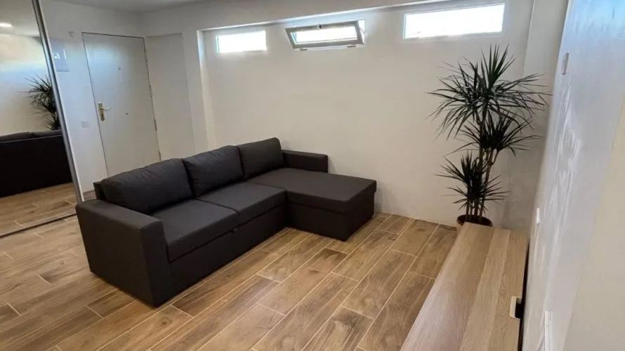 Apartamento de 3 dormitorios en Manises, Spain No. 2891 № 2