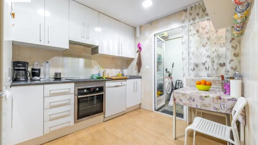 Apartamento de 3 dormitorios en Alicante, Spain No. 995 № 19