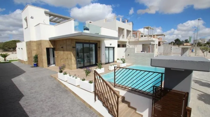 Villa de 3 dormitorios en San Miguel de Salinas, Spain No. 360