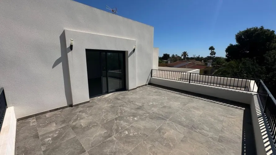 Villa de 5 dormitorios en San Vicente del Raspeig, Spain No. 1164