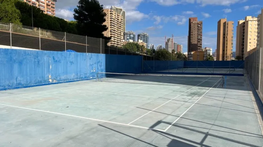 Apartamento de 2 dormitorios en Benidorm, Spain No. 405 № 26