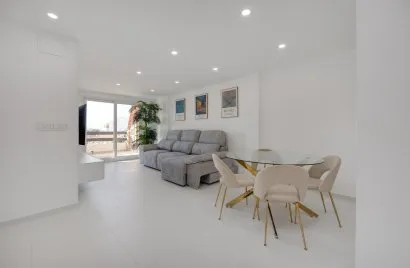 Apartamento de 3 dormitorios en Torrevieja, Spain No. 908