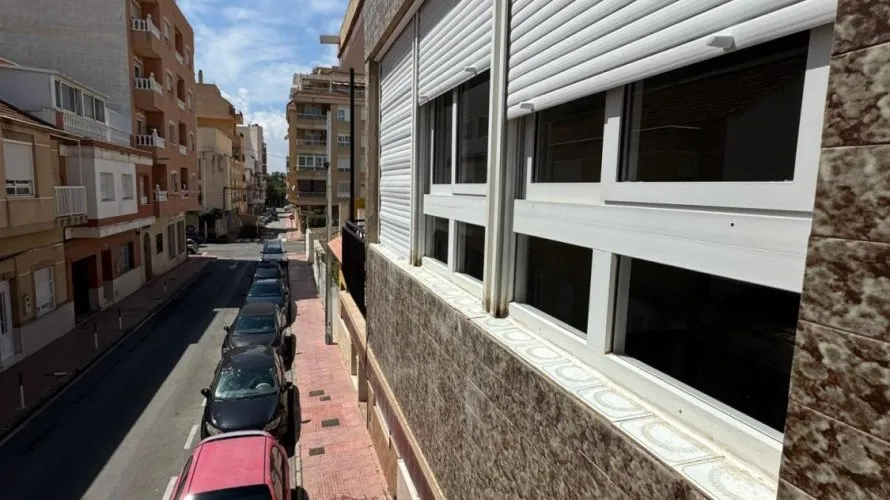 Apartamento de 3 dormitorios en Torrevieja, Spain No. 172 № 14