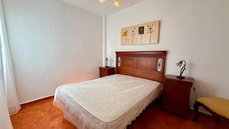 Apartamento de 3 dormitorios en Alicante, Spain No. 2806 № 1