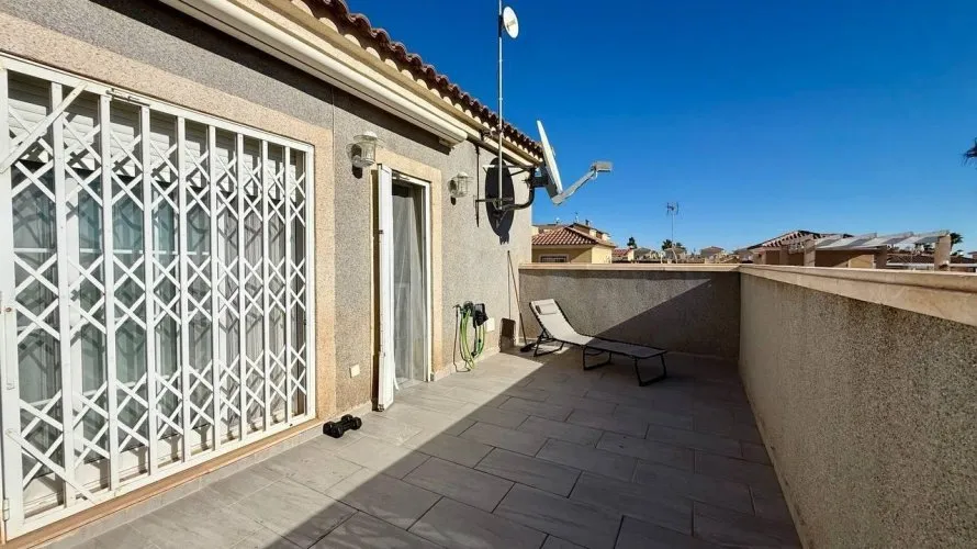 Villa de 4 dormitorios en Playa Flamenca II, Spain No. 175 № 8