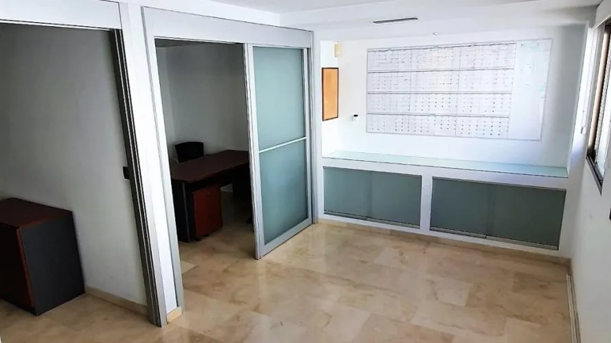 Oficina de 126m² en Alicante, Spain No. 302 № 8