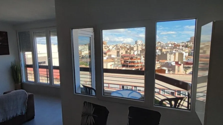 Apartamento de 2 dormitorios en Alicante, Spain No. 905 № 1