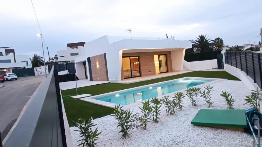 Villa de 3 dormitorios en Ciudad Quesada, Spain No. 130 № 19