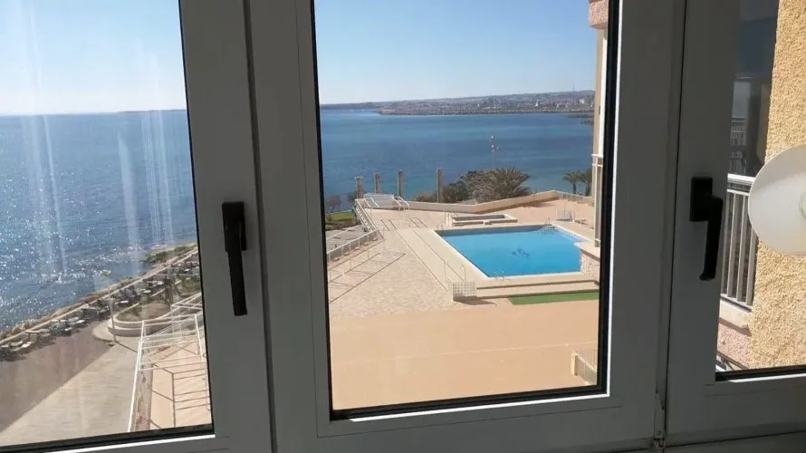 Apartamento de 4 dormitorios en Torrevieja, Spain No. 122 № 3
