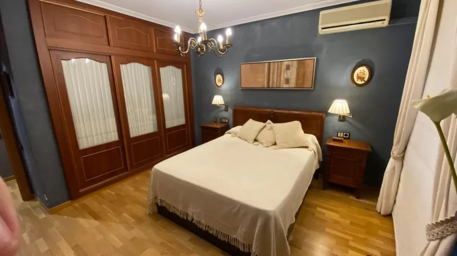 Apartamento de 4 dormitorios en Alicante, Spain No. 720 № 1