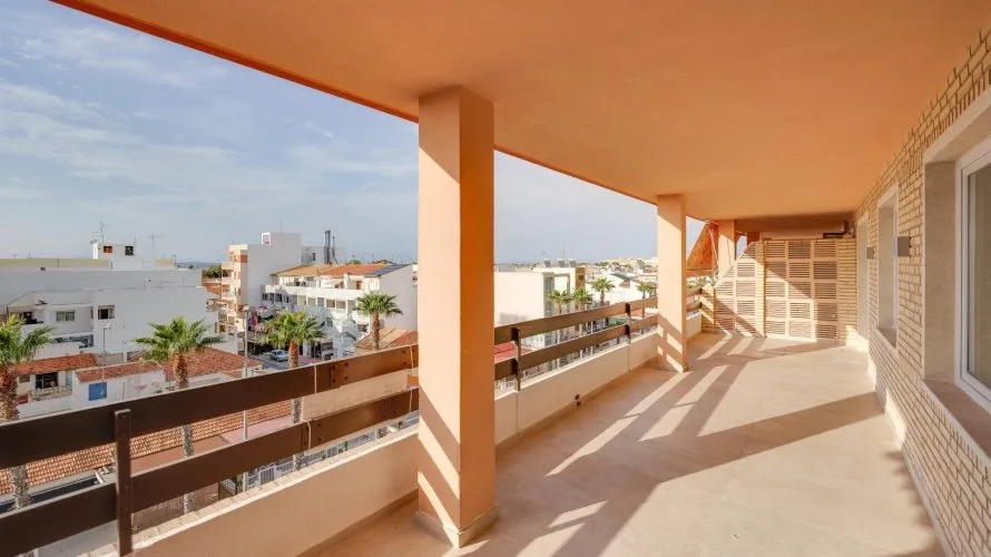 Apartamento de 3 dormitorios en Torrevieja, Spain No. 908 № 7