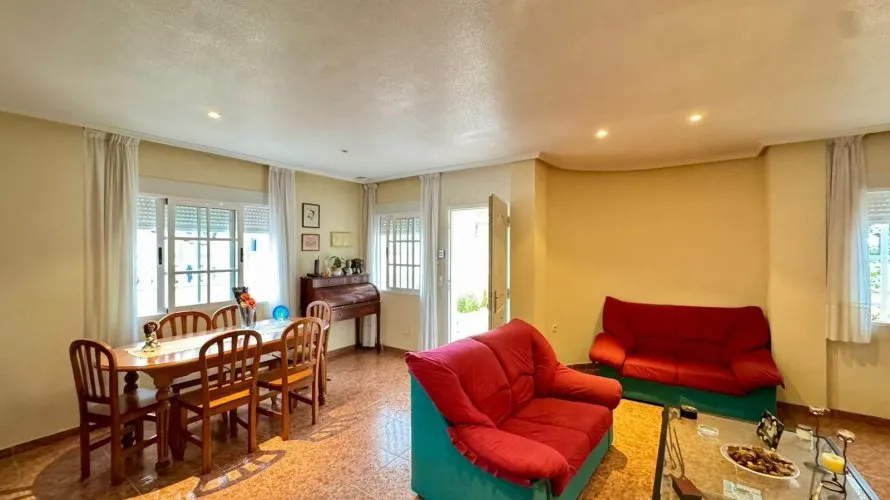 Apartamento de 3 dormitorios en Torrevieja, Spain No. 1088 № 5