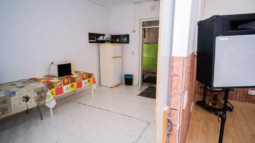 Propiedad comercial de 130m² en Avilés, Spain No. 2738 № 9