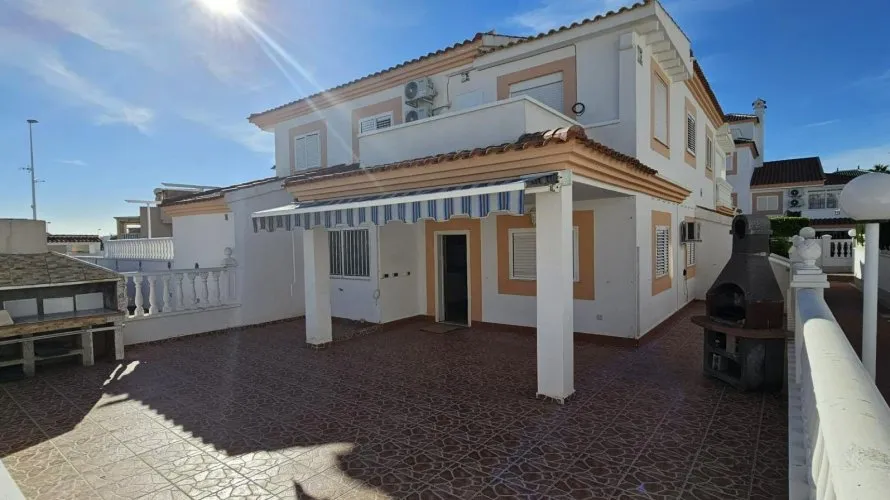 Ático de 4 dormitorios en Torrevieja, Spain No. 673