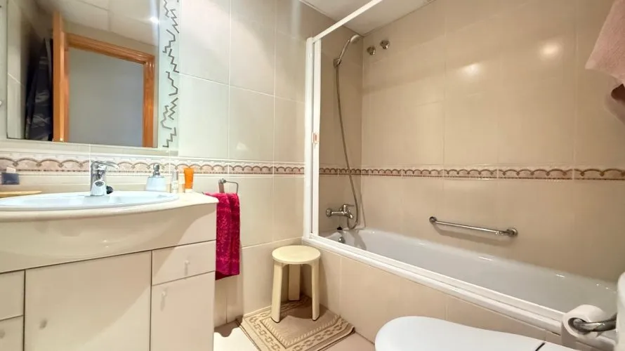 Apartamento de 2 dormitorios en Guardamar del Segura, Spain No. 1444 № 24