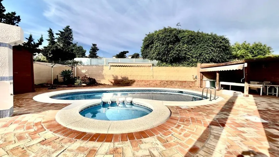 Villa de 4 dormitorios en Torrevieja, Spain No. 234 № 4