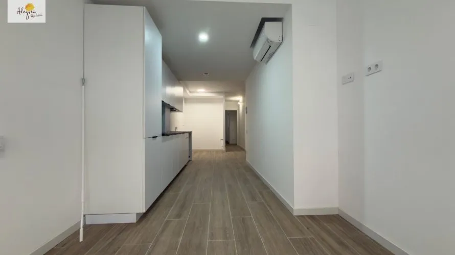 Propiedad comercial de 8 dormitorios en Alicante, Spain No. 251 № 8