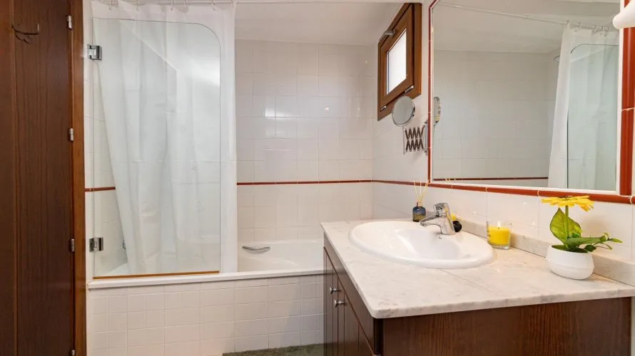 Apartamento de 2 dormitorios en Torrevieja, Spain No. 563 № 2
