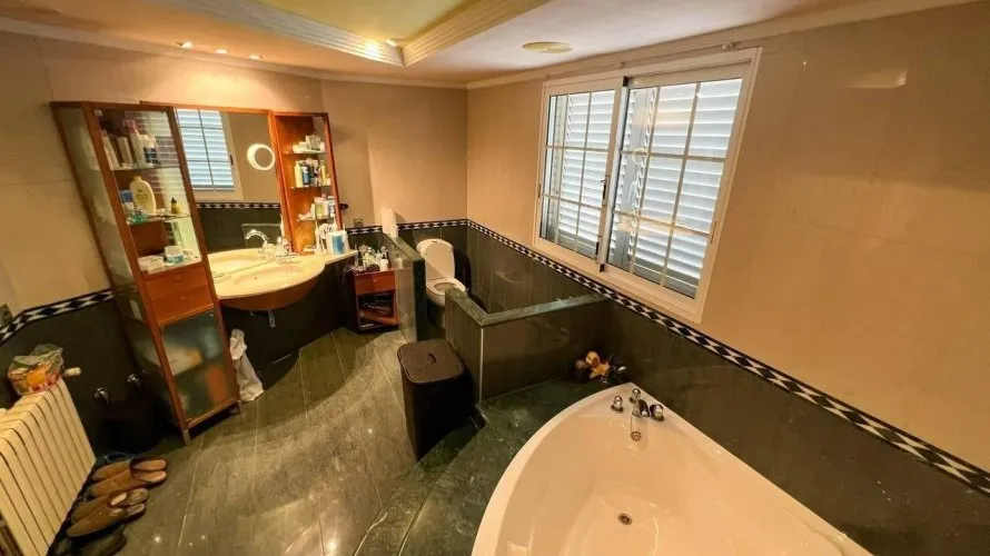 Apartamento de 4 dormitorios en Manises, Spain No. 1369 № 12