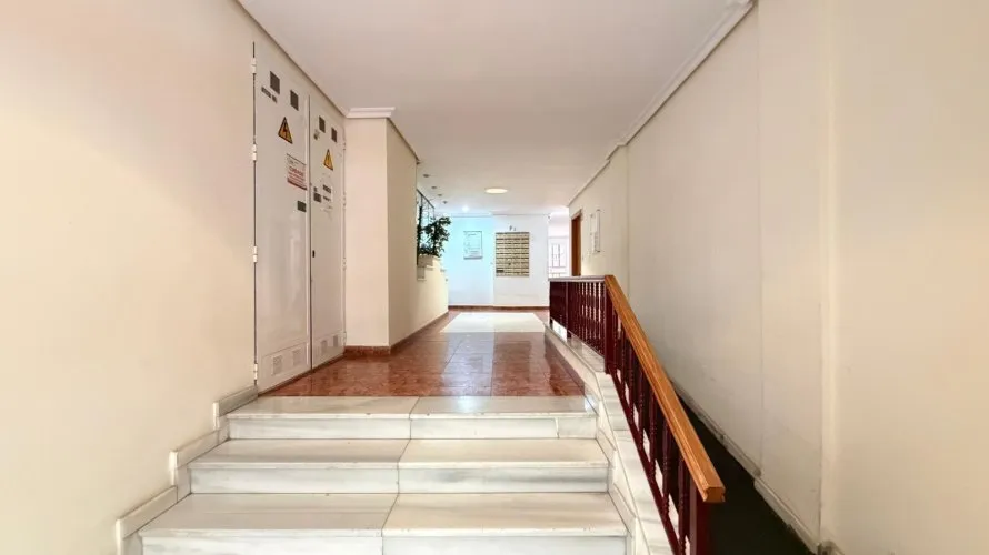 Apartamento de 1 dormitorio en Torrevieja, Spain No. 2827 № 2